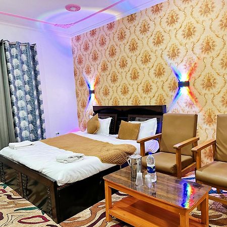 Roseline Inn Srinagar  Ngoại thất bức ảnh