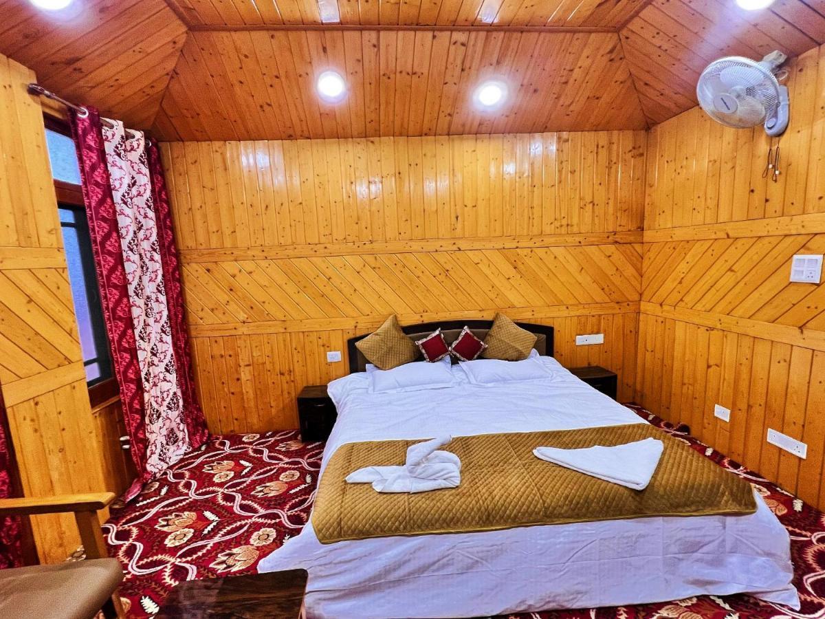 Roseline Inn Srinagar  Ngoại thất bức ảnh