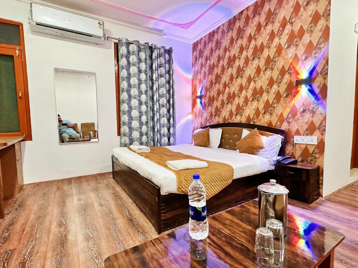 Roseline Inn Srinagar  Ngoại thất bức ảnh