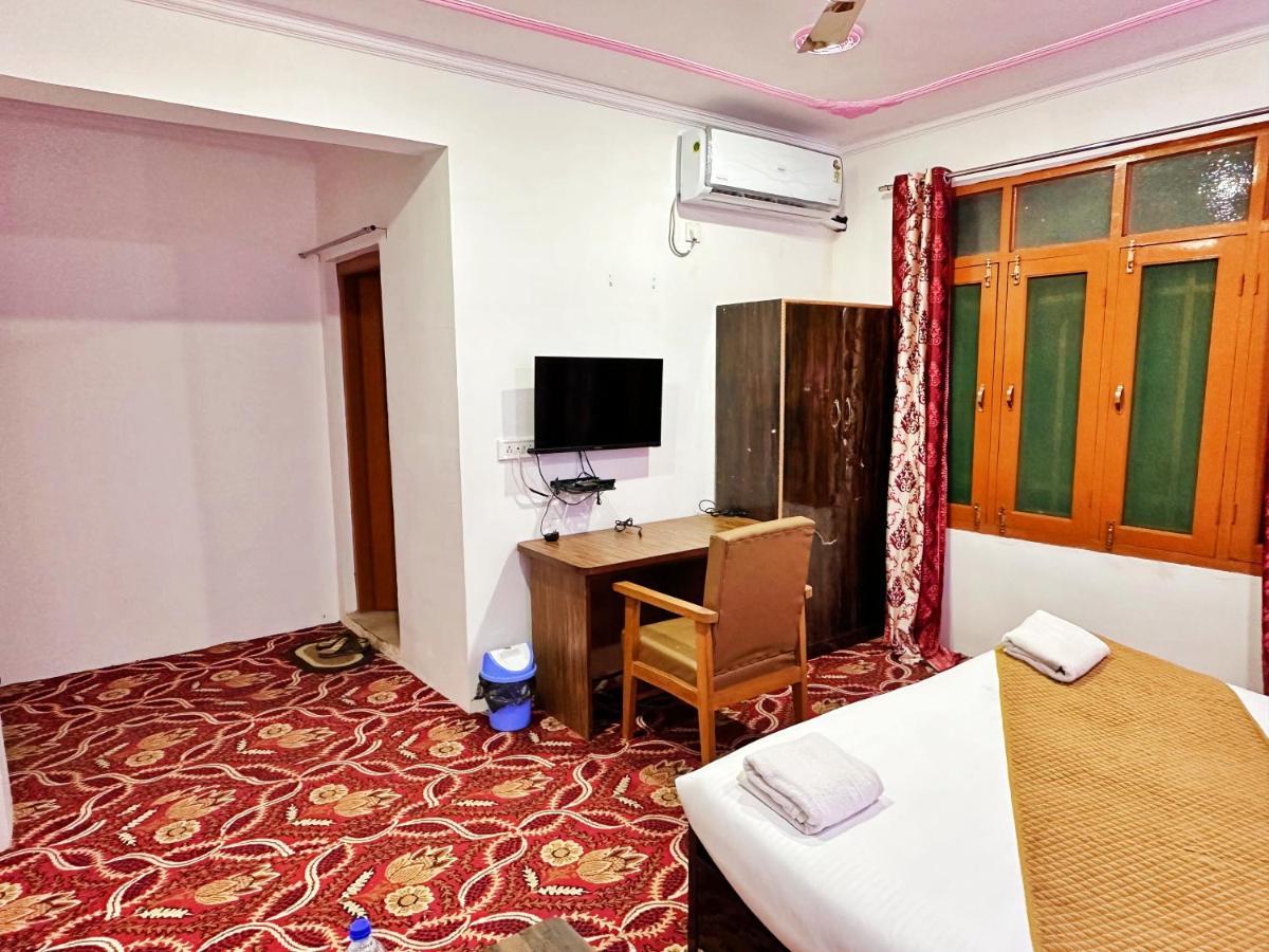 Roseline Inn Srinagar  Ngoại thất bức ảnh