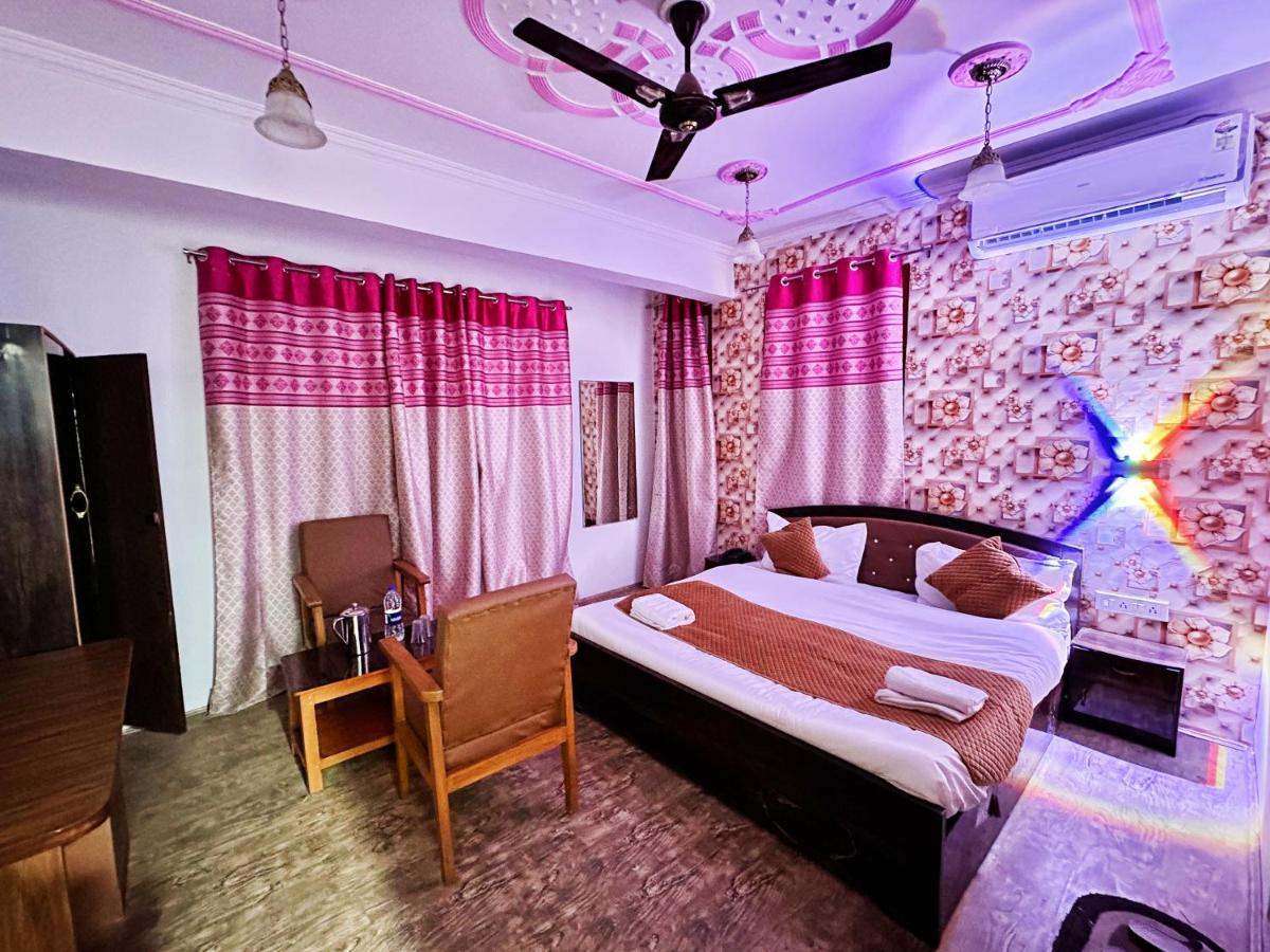 Roseline Inn Srinagar  Ngoại thất bức ảnh