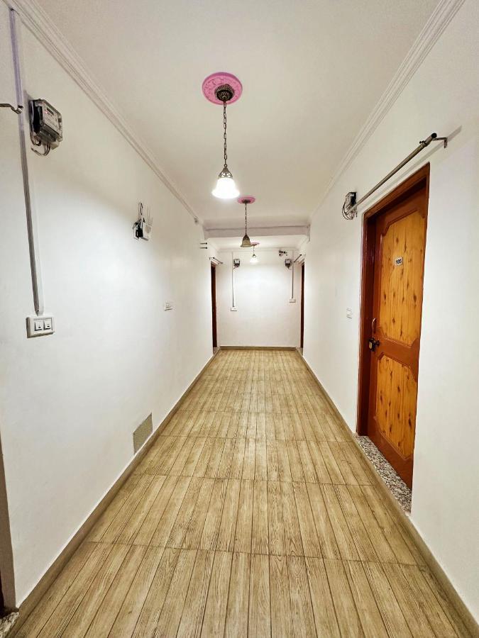 Roseline Inn Srinagar  Ngoại thất bức ảnh