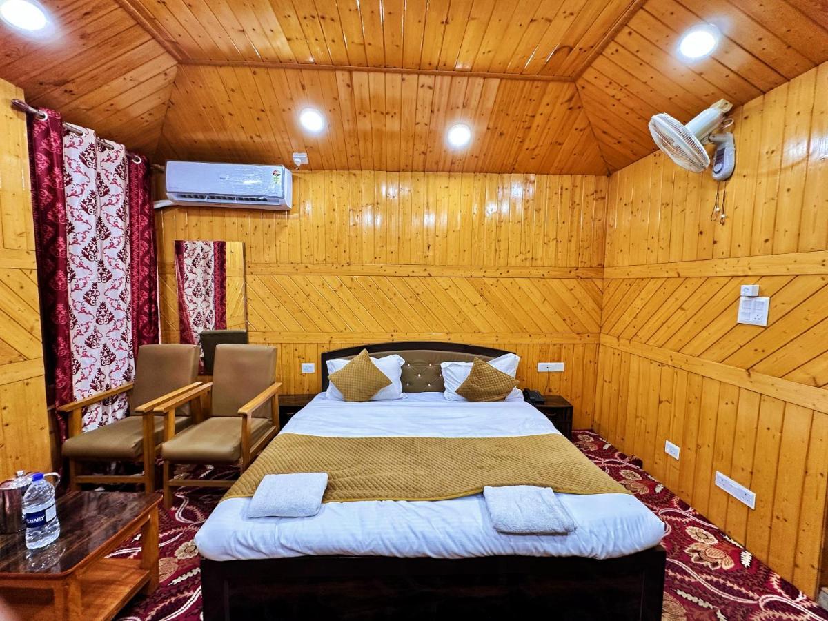 Roseline Inn Srinagar  Ngoại thất bức ảnh