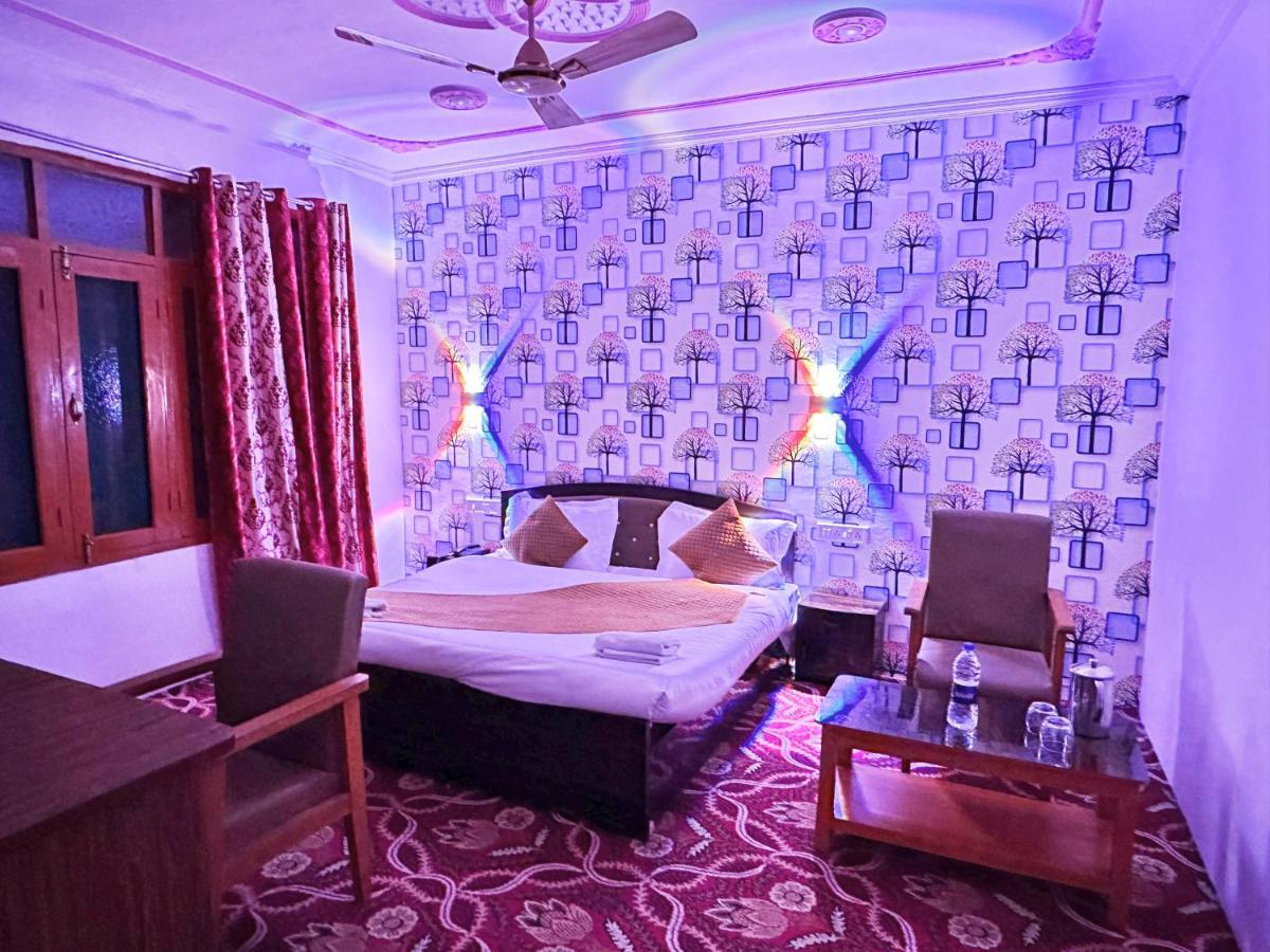 Roseline Inn Srinagar  Ngoại thất bức ảnh