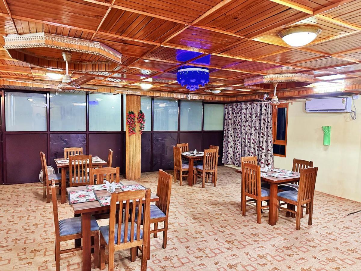 Roseline Inn Srinagar  Ngoại thất bức ảnh