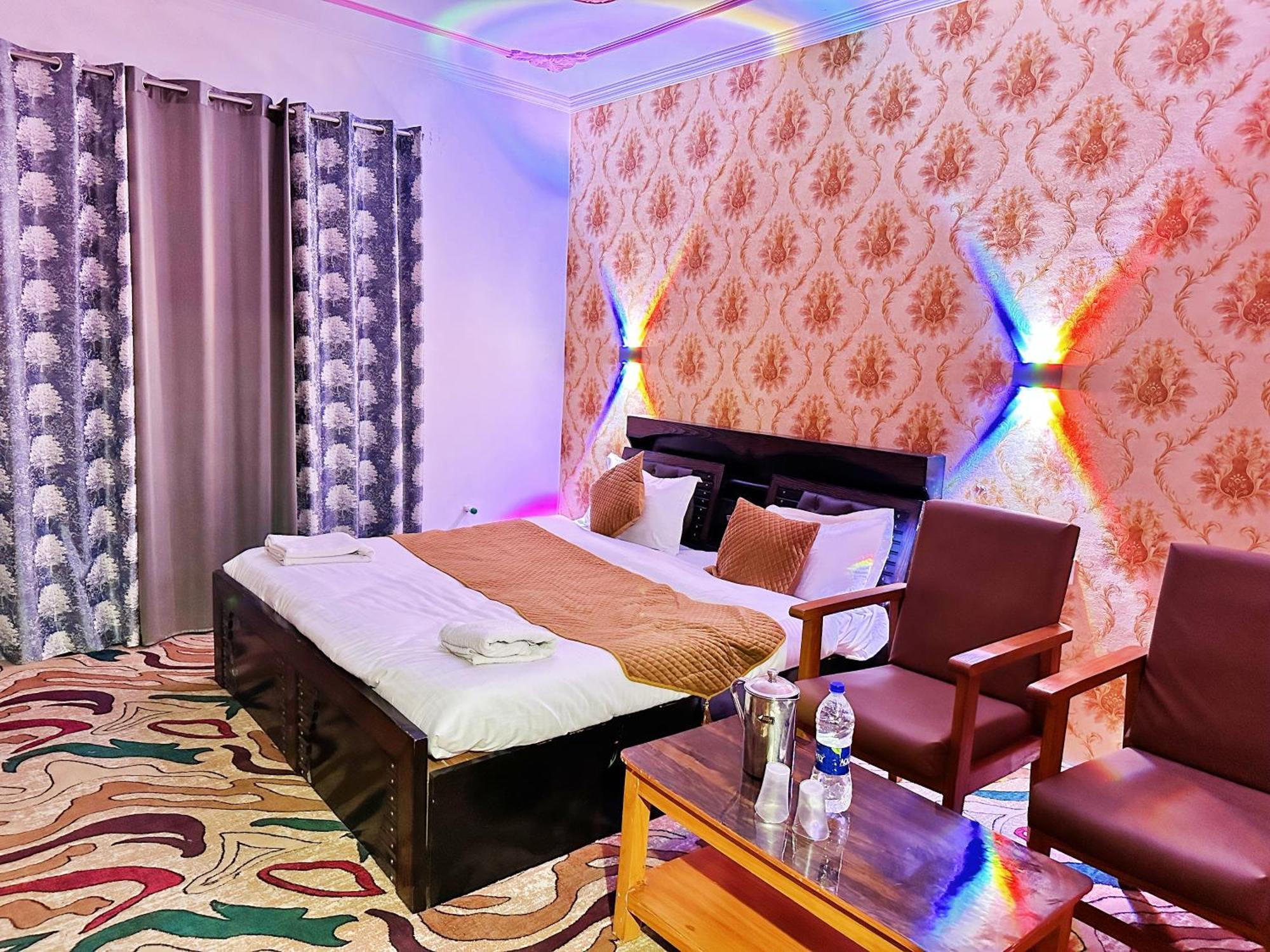 Roseline Inn Srinagar  Ngoại thất bức ảnh