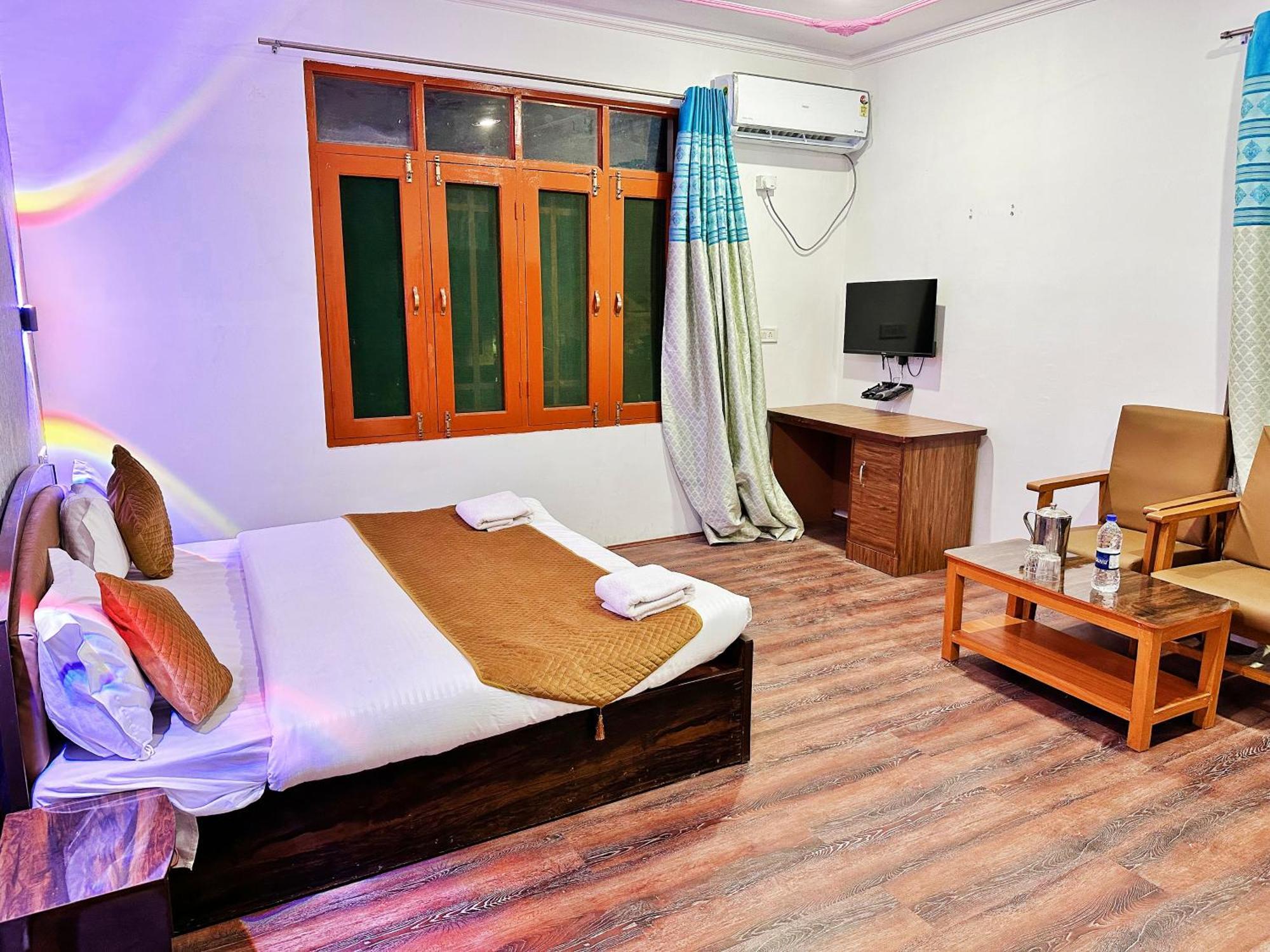 Roseline Inn Srinagar  Ngoại thất bức ảnh