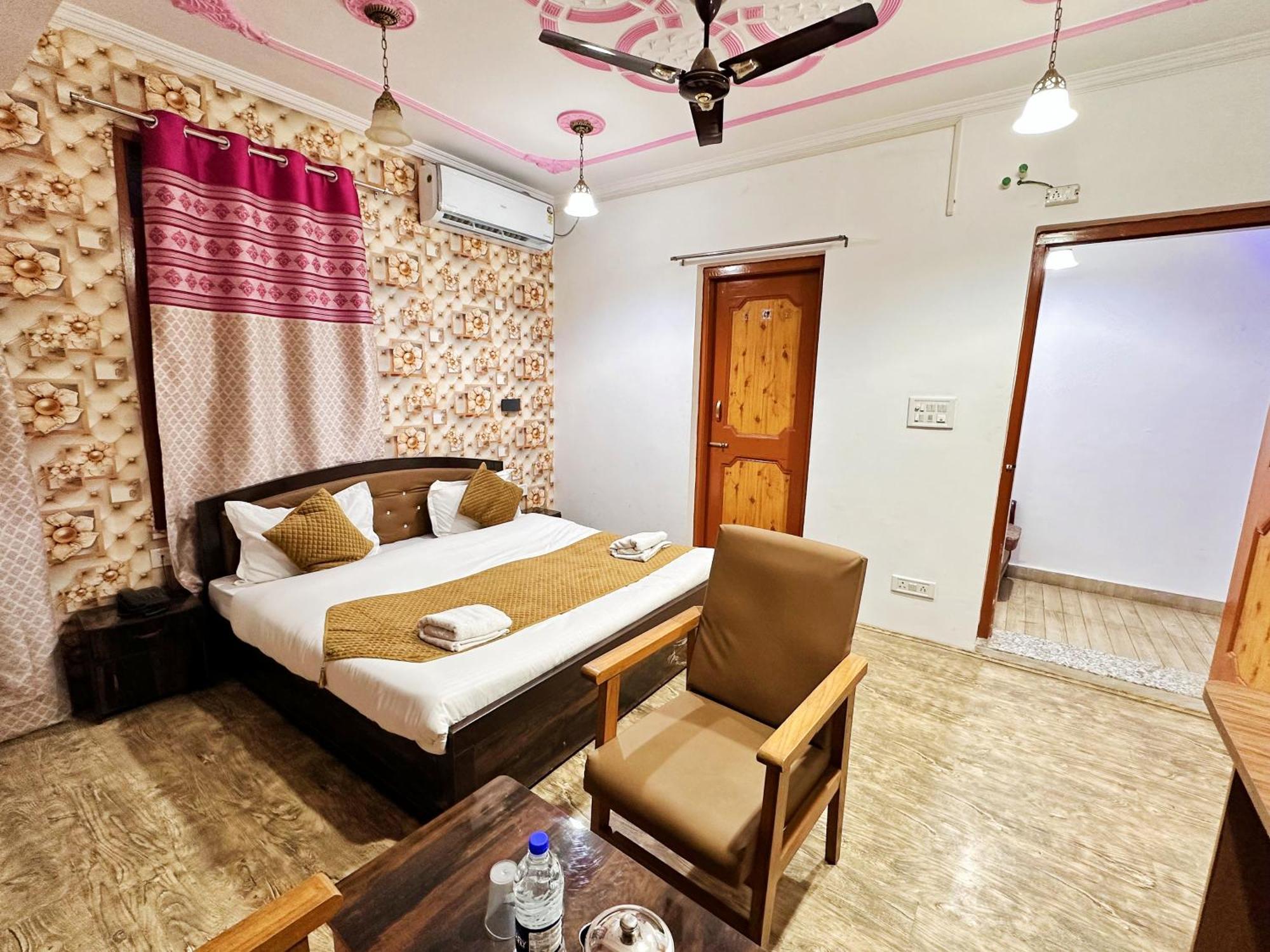 Roseline Inn Srinagar  Ngoại thất bức ảnh